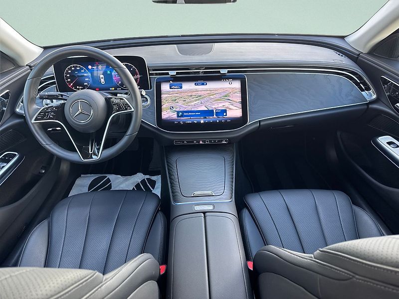 Mercedes-Benz Třídy E 220d 4MATIC AVANTGARDE - fotka 11 z 19