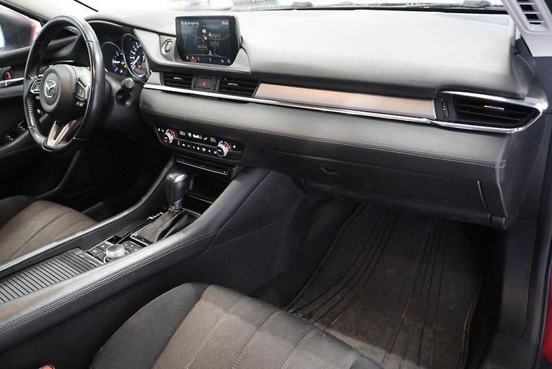 Mazda 6 2.2 SKYACTIV-D PREMIUM AUT. - fotka 25 z 31