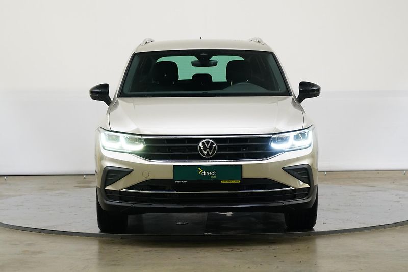 Volkswagen Tiguan - fotka 4 z 30