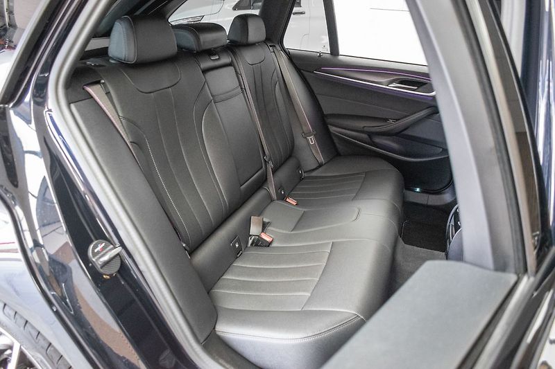 BMW Řada 5 520d xD ///M*ZÁRUKA*TAŽNÉ*ČR* - fotka 14 z 42