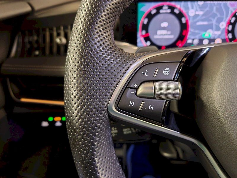 Škoda Superb (2025) 2.0 TSI 195 kW DSG 4x4 Sportli - fotka 8 z 35