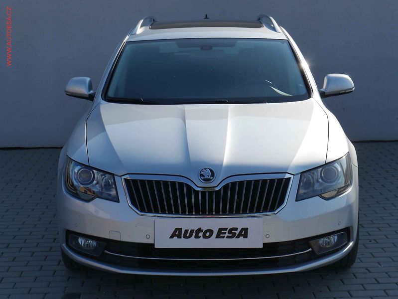 Škoda Superb (2014) 2.0TDi 4x4, ČR, Panor, kůže - fotka 2 z 25