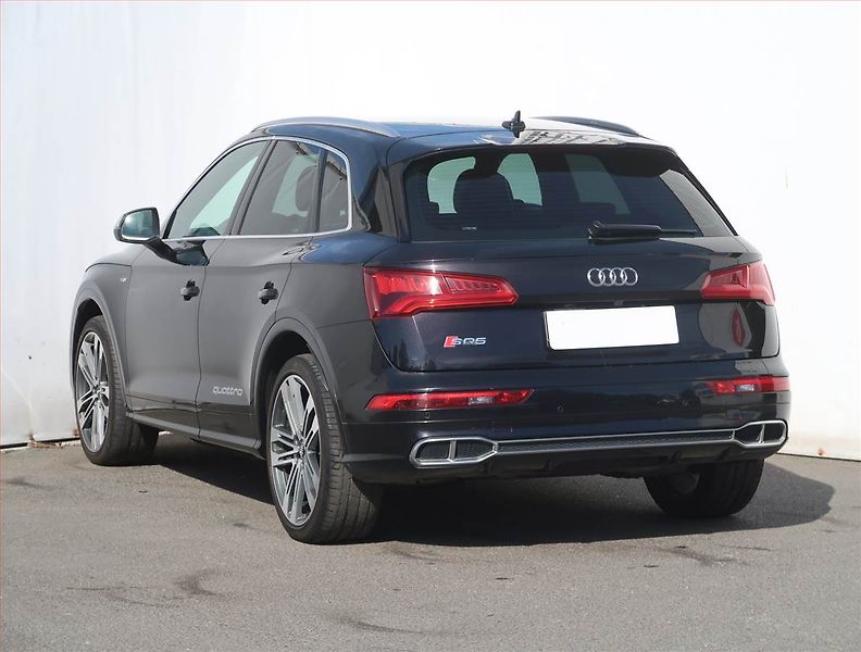 Audi SQ5 (2018) 3.0 TFSI - fotka 4 z 27