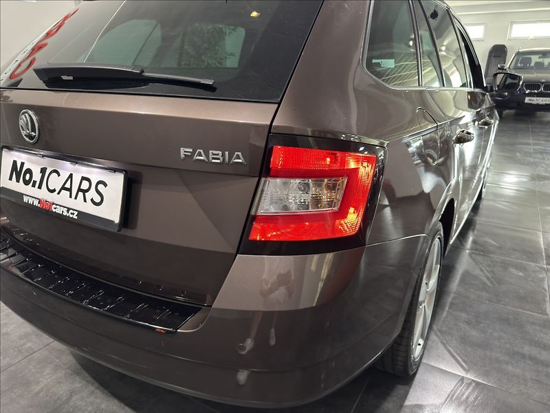 Škoda Fabia 1,2   TSI VÝHŘEV TEMPOMAT - fotka 22 z 26