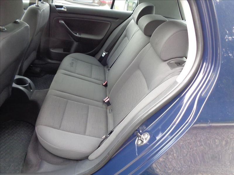 Volkswagen Golf 1,4 - fotka 12 z 16