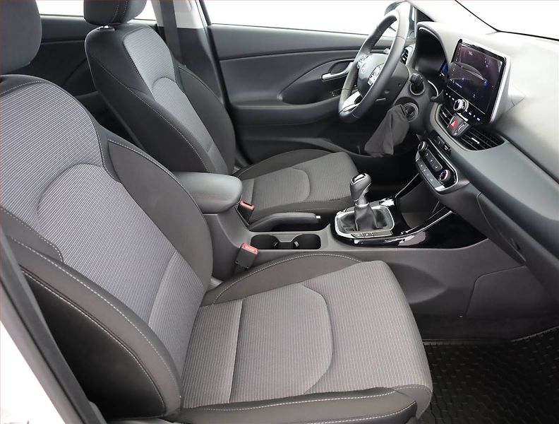 Hyundai i30 (2024) Smart 1.0 T-GDI, ČR,1.maj - fotka 7 z 20