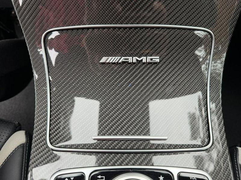 Mercedes-Benz GLC AMG GLC 63S 4MATIC+ V8 BITURBO - fotka 31 z 46