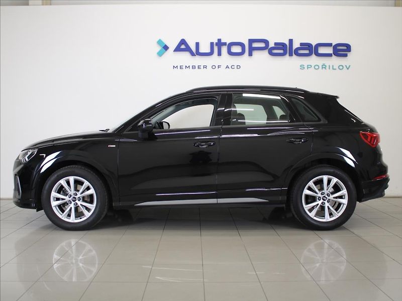 Audi Q3 2,0 TDi S-Line 54tkm. 1.maj.ČR - fotka 5 z 24