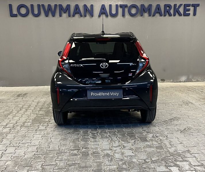 Toyota Aygo 1,5 Hybrid AT GR Sport - fotka 14 z 16