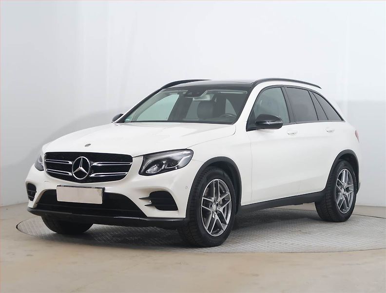 Mercedes-Benz GLC (2017) AMG line 350 d 4MATIC - fotka 2 z 21