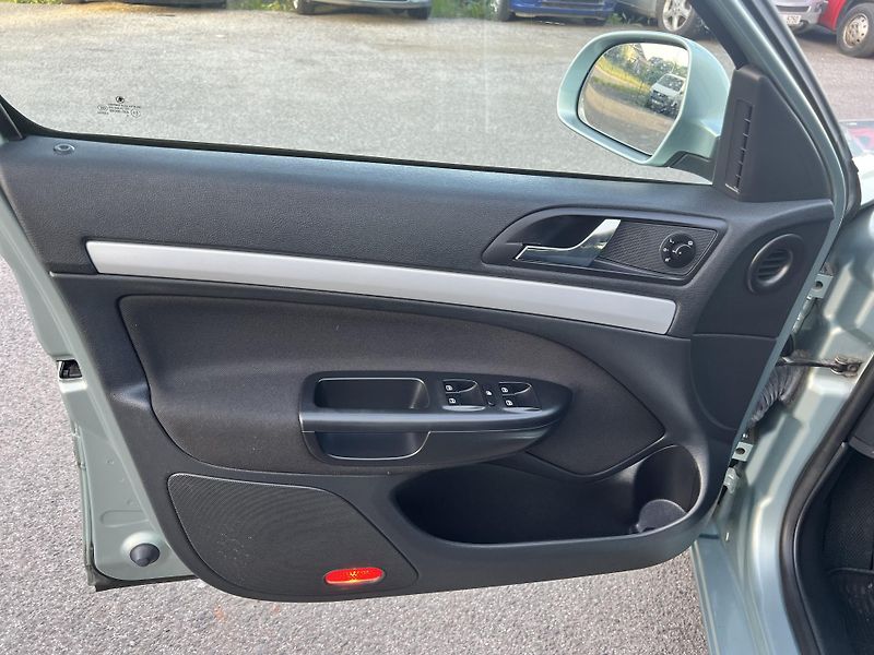 Škoda Octavia 1.4TSI 90KW,DSG,TZ,ELEGANCE - fotka 12 z 39