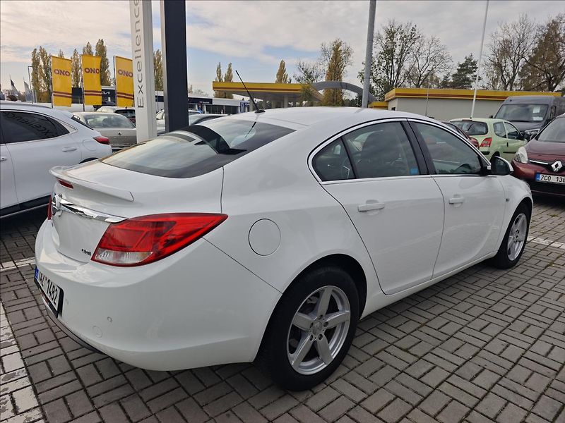 Opel Insignia 2,0 CDTi automat  Edition - fotka 6 z 24