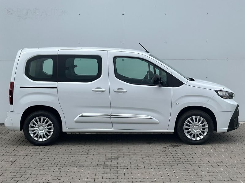 Toyota ProAce City Verso 1.2T 110k Short Business - fotka 8 z 22