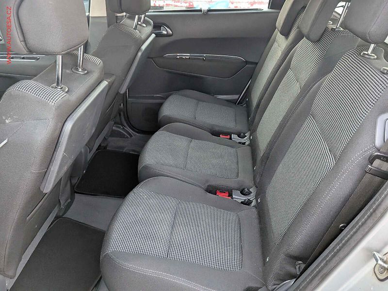Peugeot 5008 (2010) 1.6 HDi, AC, tempo - fotka 10 z 14