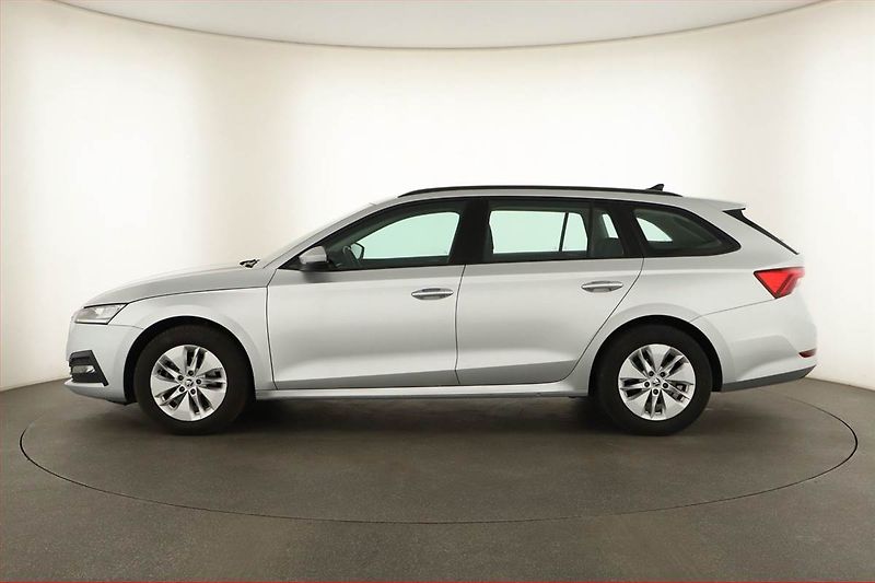 Škoda Octavia (2023) Ambition 2.0 TDI, ČR,1.maj - fotka 3 z 17