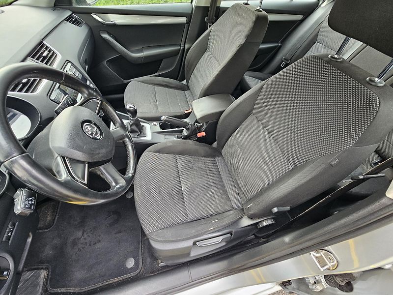 Škoda Octavia (2015) 3 1.6TDI TAŽNÉ  - fotka 9 z 17