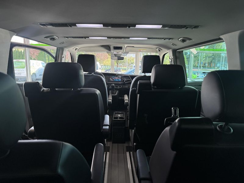 Volkswagen Multivan 2,0TDI DSG 4Motion Highline - fotka 19 z 37