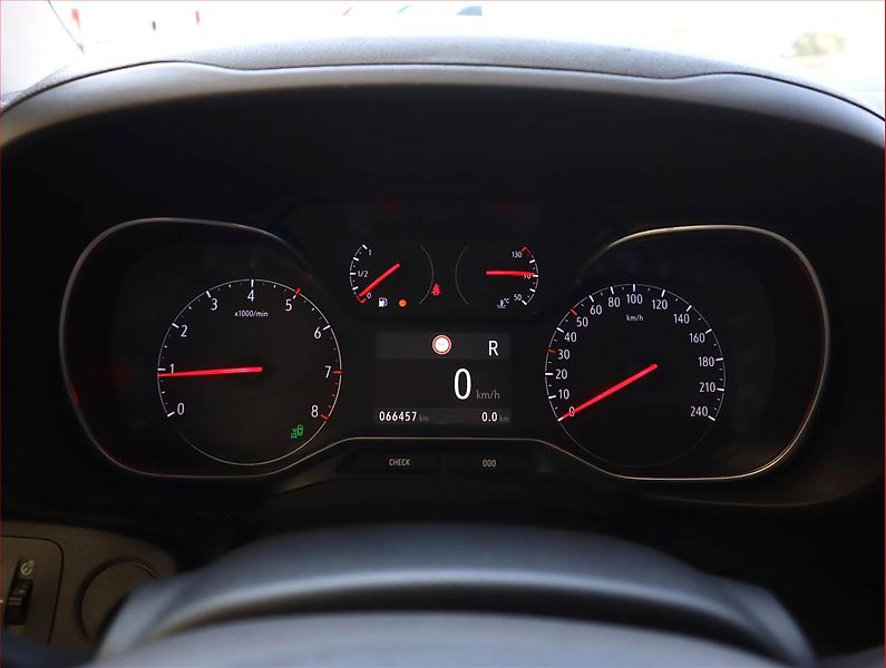 Opel Combo (2021) Maxi Elegance 1.2 Turbo, 5Míst - fotka 11 z 21