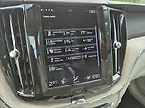 Volvo XC60 2,0 B5 AWD benzin Inscription - náhled 17