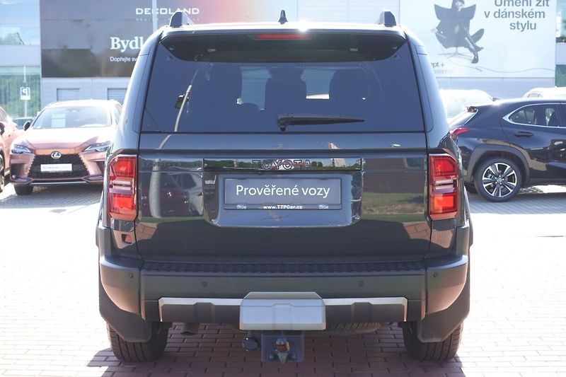 Toyota Land Cruiser 2.8D4-D  8 AT Invincible - fotka 5 z 39