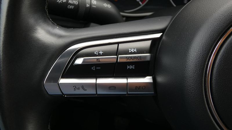 Mazda 3 2.0 e-Skyactiv Prime-Line - fotka 11 z 22
