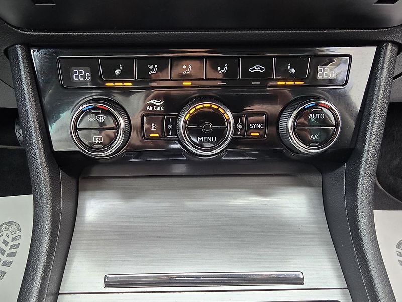 Škoda Superb 200kW 4x4 DSG WEBASTO - fotka 13 z 24