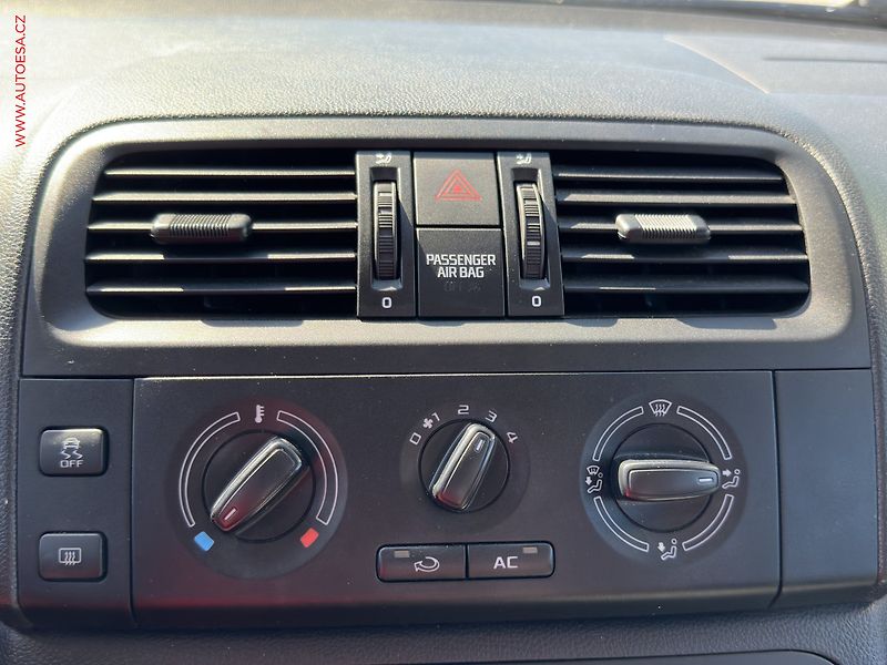 Škoda Roomster (2013) 1.2TSi, AC, STK4/28 - fotka 13 z 16