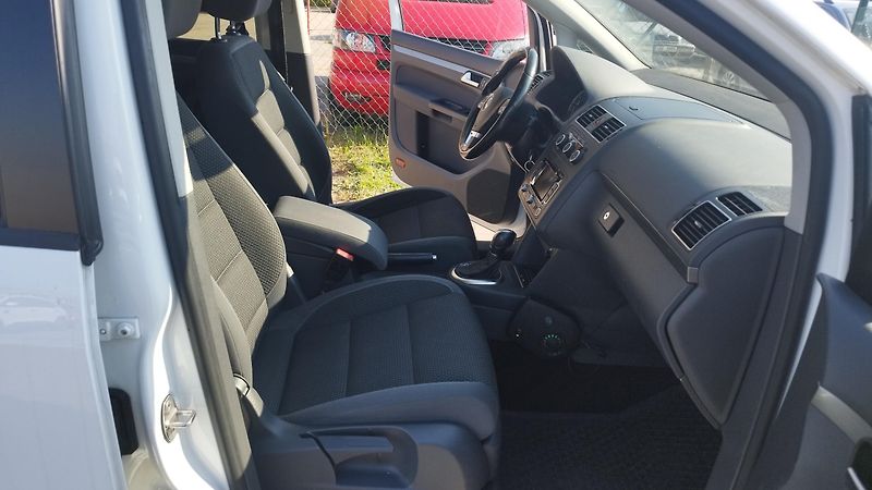 Volkswagen Touran 1.4TSI,volat-608 081 843 - fotka 17 z 18