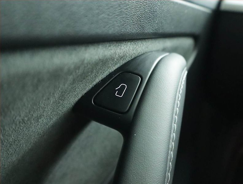 Tesla Model Y (2023) RWD LFP 60kWh, SoH 97% - fotka 17 z 22