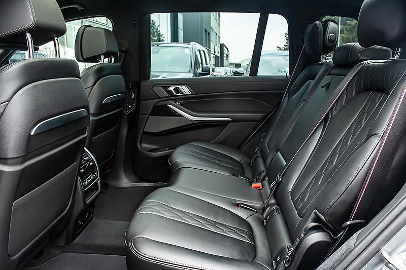 BMW X7 3,0   xDrive40d ČR MpaketHarma - fotka 25 z 32
