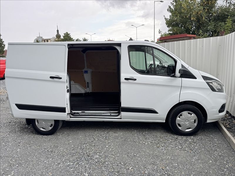 Ford Transit Custom 2,0 TDCi L1H1 DPH 1.maj ČR - fotka 16 z 50