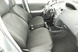 Toyota Yaris (2009) 1.0 VVT-i, ČR,1.maj - náhled 7