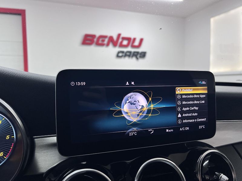 Mercedes-Benz Třídy C 220d 4-Matic Burmester Servis - fotka 28 z 45