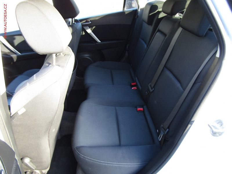 Mazda 3 (2011) 2.2 MZR-CD, Klima - fotka 10 z 19