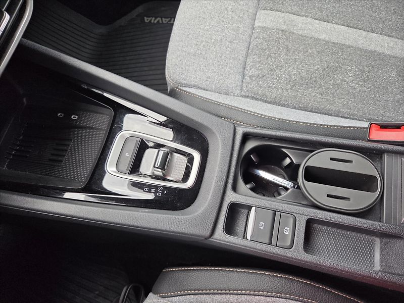 Škoda Octavia 1,5 eTSi DSG Top Selection Zár - fotka 12 z 14