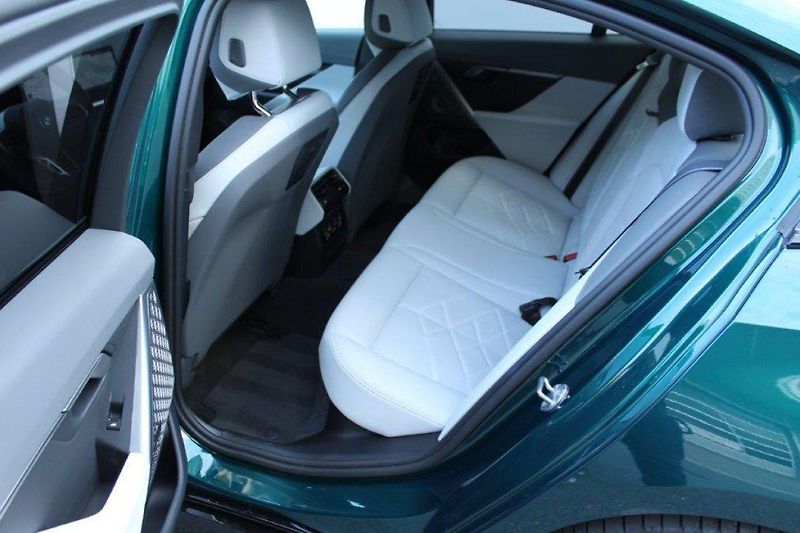 BMW i5 xDrive40 Sedan - fotka 14 z 27
