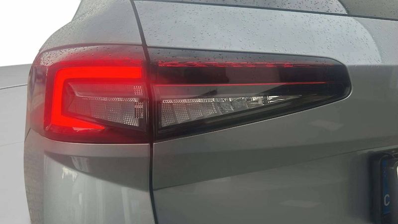 Škoda Superb Combi Selection 2,0TDI 110kW D - fotka 29 z 30
