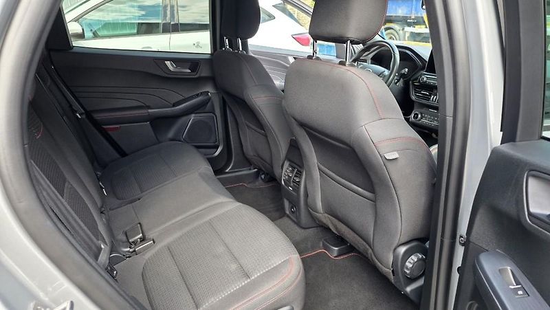 Ford Kuga (2022) 2.5i PHEV 165 kW ST-line AT TZ - fotka 15 z 42