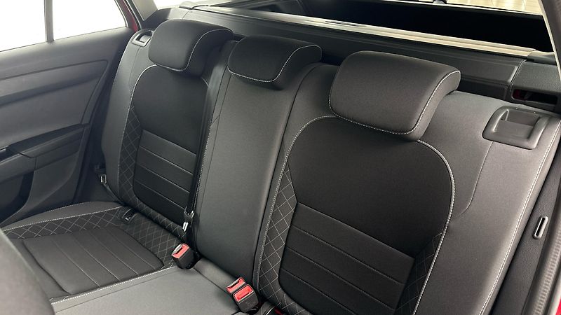 Škoda Fabia 1.0 TSI Ambition Combi - fotka 16 z 24