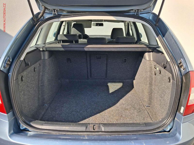 Škoda Octavia (2012) 1.6 TDI, ČR, AC, temp, tažné - fotka 7 z 16