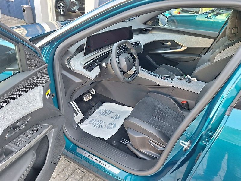 Peugeot 3008 (2026) GT Elektromotor 157 kW / 210 k - fotka 13 z 15
