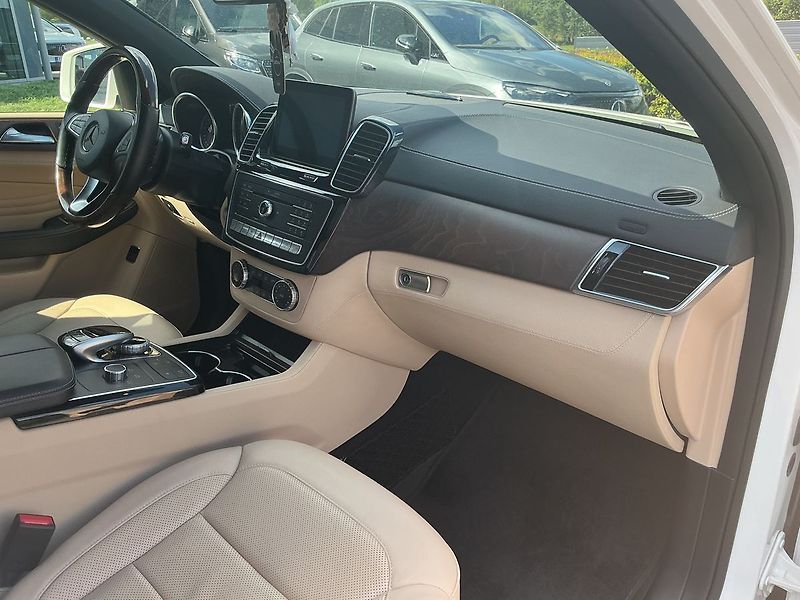Mercedes-Benz GLE 350 d AMG 4MATIC - fotka 17 z 25
