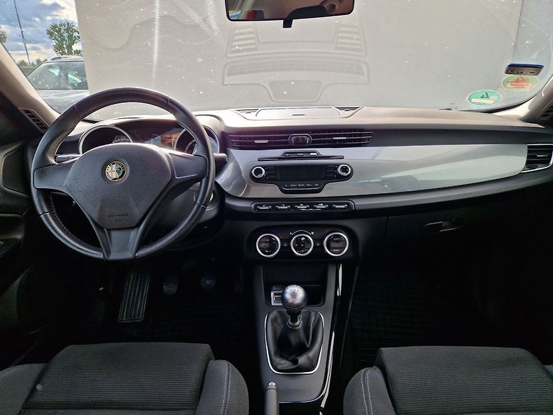 Alfa Romeo Giulietta Turismo 1.4 T 120 - fotka 11 z 27