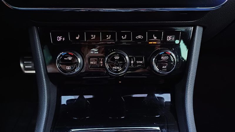 Škoda Superb 140kW TDI 4x4 SPORTLINE - fotka 28 z 47