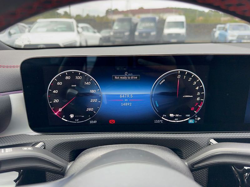 Mercedes-Benz CLA 250 e AMG Shooting Brake - fotka 18 z 35