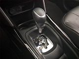 Peugeot 2008 (2018) 1.2 PureTech, Automat - náhled 13