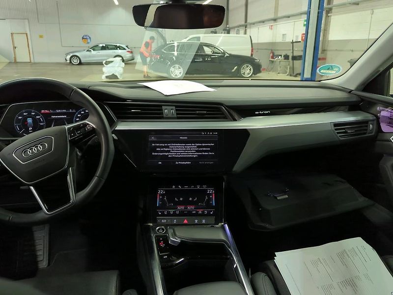 Audi e-tron SPORTBACK 300kw SOH 97% - fotka 5 z 12