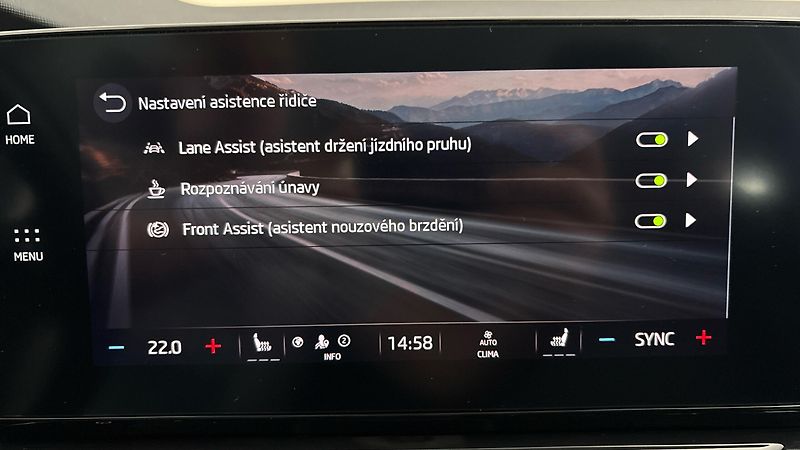 Škoda Octavia 1.5 TSI Style Combi - fotka 22 z 25