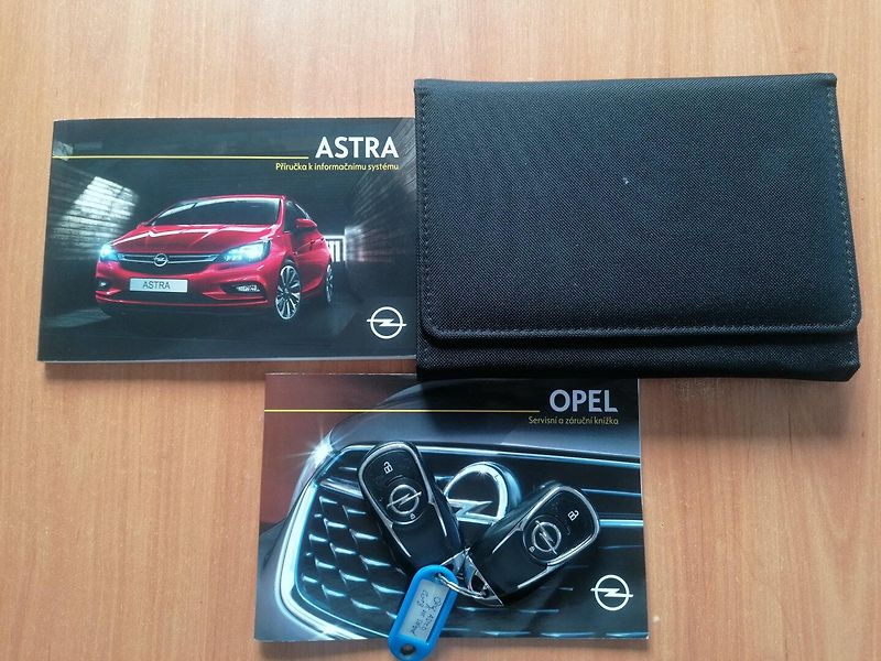 Opel Astra (2018) 1.4 Turbo Digi.klima,Výhřevy - fotka 27 z 30