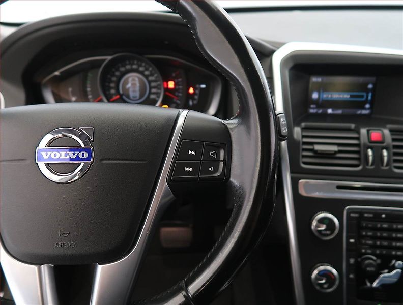 Volvo XC60 (2015) T5 AWD, 4X4, Automat - fotka 17 z 19